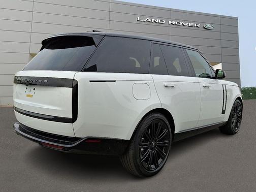 2025 Land Rover Range Rover P400 SE
