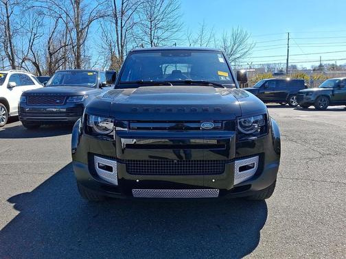 2020 Land Rover Defender 110 SE