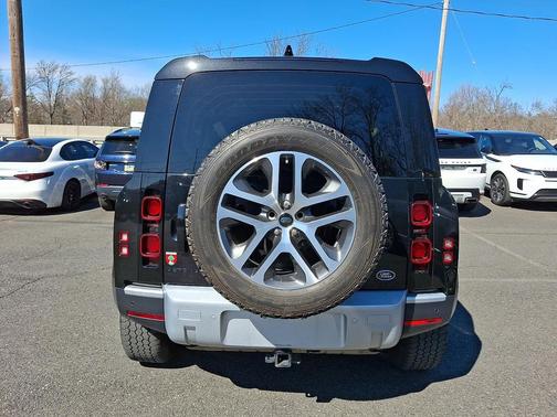 2020 Land Rover Defender 110 SE