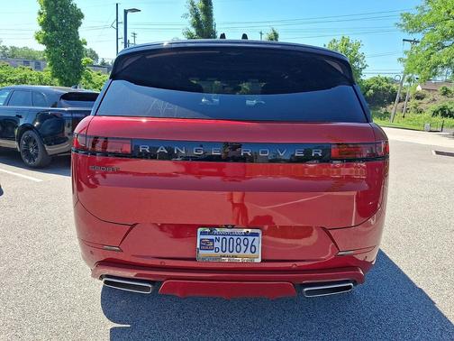 Firenze Red Metallic 2025 Land Rover Range Rover Sport SE