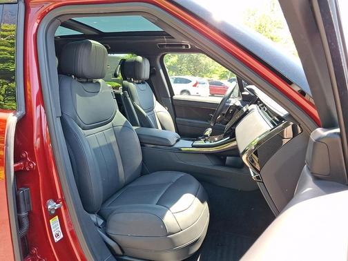 Firenze Red Metallic 2025 Land Rover Range Rover Sport SE