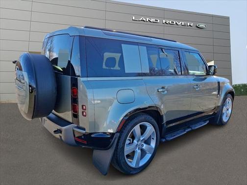2025 Land Rover Defender 110 P400 X-Dynamic SE