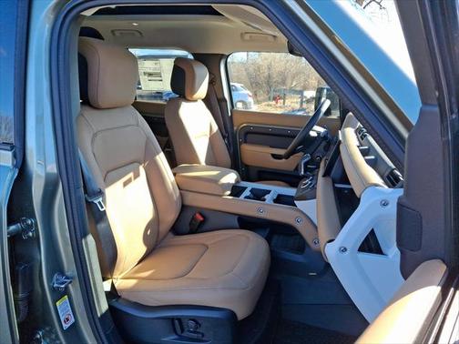 2025 Land Rover Defender 110 P400 X-Dynamic SE