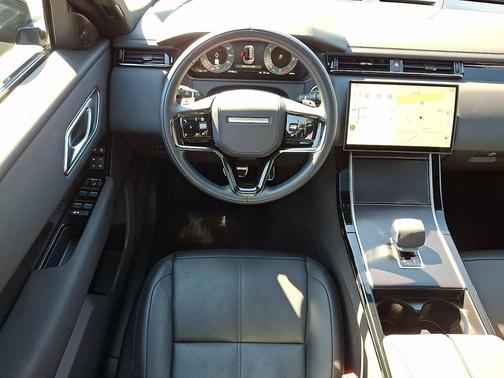 2026 Land Rover Range Rover Velar P250 SE R-Dynamic