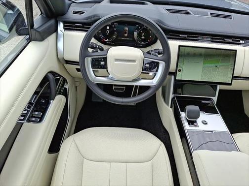 2025 Land Rover Range Rover P550e SE