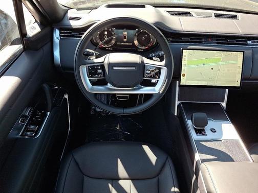 2025 Land Rover Range Rover P400 SE