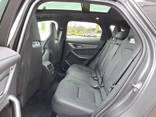 2026 Jaguar F-PACE SVR P550 AWD Automatic