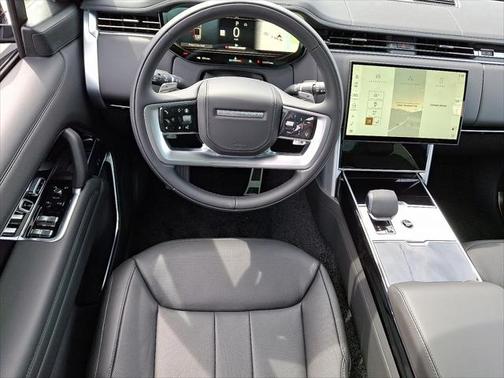 2025 Land Rover Range Rover P400 SE 7 Seat