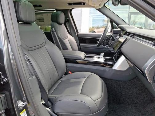 2025 Land Rover Range Rover P400 SE 7 Seat