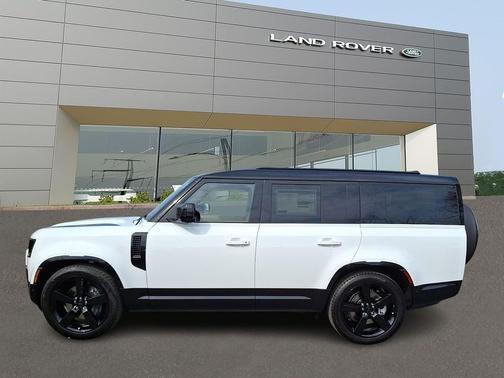 Fuji White 2026 Land Rover Defender X-Dynamic SE