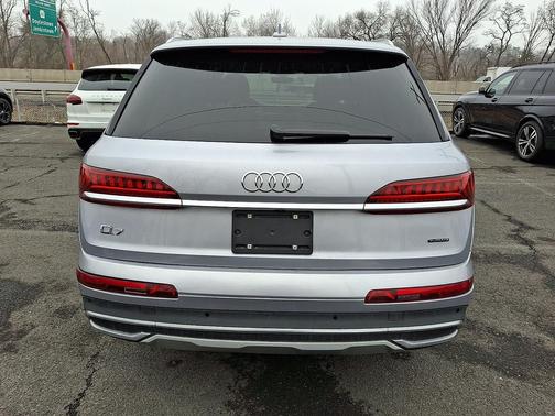 2021 Audi Q7 55 Premium Plus