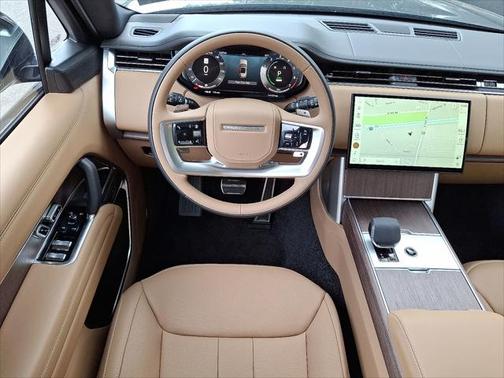 2025 Land Rover Range Rover P550e SE