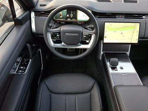 2026 Land Rover Range Rover P400 SE 7 Seat