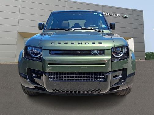 Woolstone Green Metallic 2026 Land Rover Defender P400 X-Dynamic SE