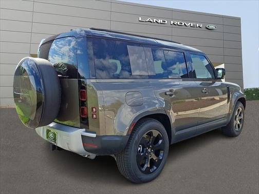 2025 Land Rover Defender 110 P300