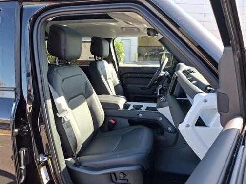 2025 Land Rover Defender 110 P500 X-Dynamic SE