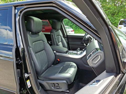 2022 Land Rover Range Rover Sport HSE Silver Edition