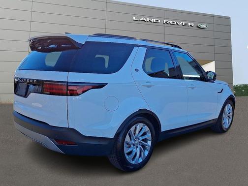 2024 Land Rover Discovery P300 S