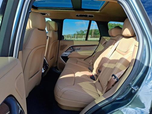 2025 Land Rover Range Rover P400 SE