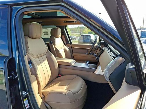 2025 Land Rover Range Rover P400 SE