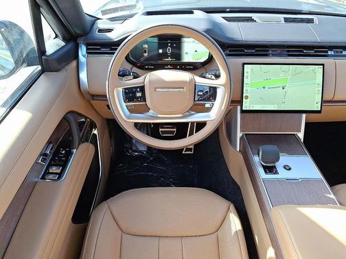 2025 Land Rover Range Rover P400 SE