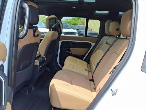 2025 Land Rover Defender 110 P500 X-Dynamic SE
