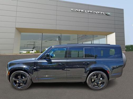 Santorini Black Metallic 2026 Land Rover Defender P400 X-Dynamic SE