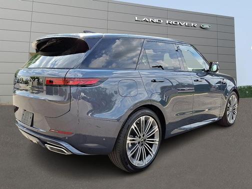 2025 Land Rover Range Rover Sport SE