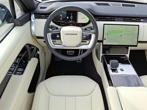 2025 Land Rover Range Rover P530 SE