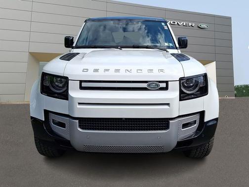 Fuji White 2024 Land Rover Defender 110 P400 S