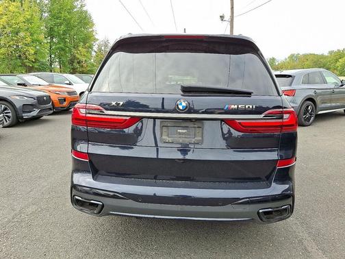 2022 BMW X7 M50i