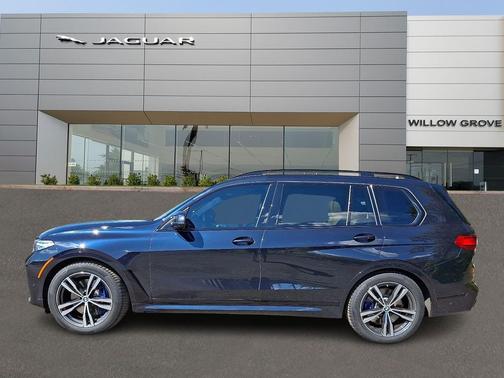 2022 BMW X7 M50i