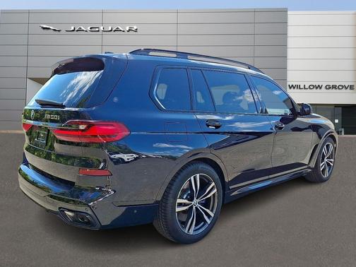 2022 BMW X7 M50i