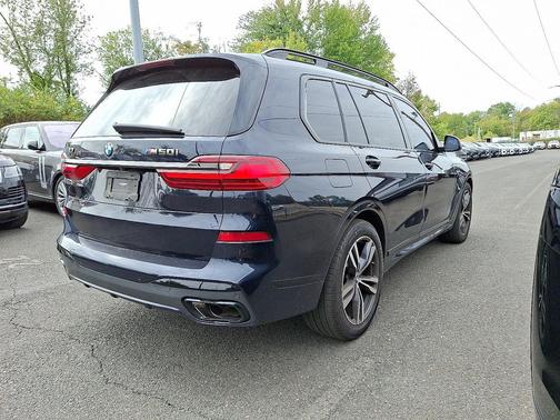 2022 BMW X7 M50i