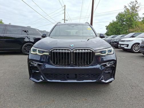 2022 BMW X7 M50i