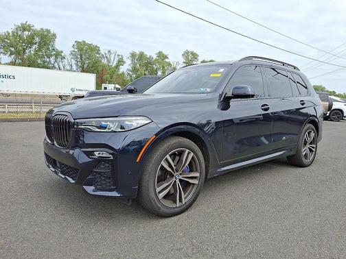 2022 BMW X7 M50i