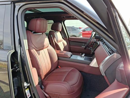 2026 Land Rover Range Rover P530 SE
