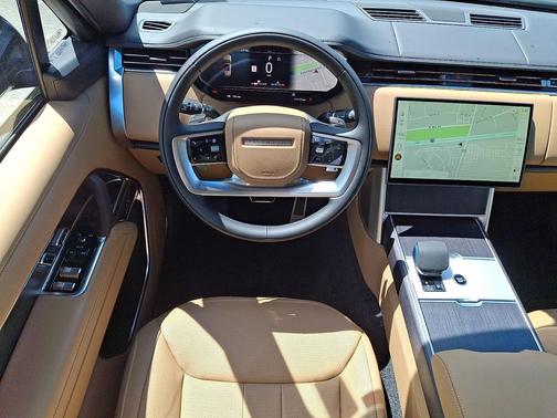 Santorini Black Metallic 2026 Land Rover Range Rover P400 SE