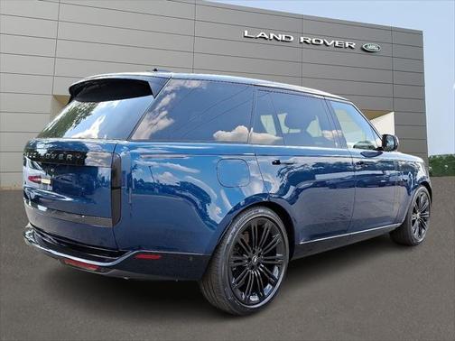 2025 Land Rover Range Rover P530 SE 7 Seat