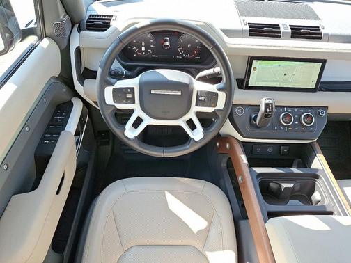 2024 Land Rover Defender 110 P300