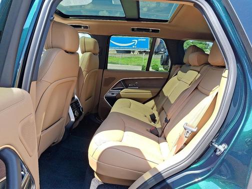 2025 Land Rover Range Rover P400 SE