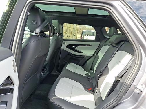 2026 Land Rover Range Rover Evoque Dynamic SE