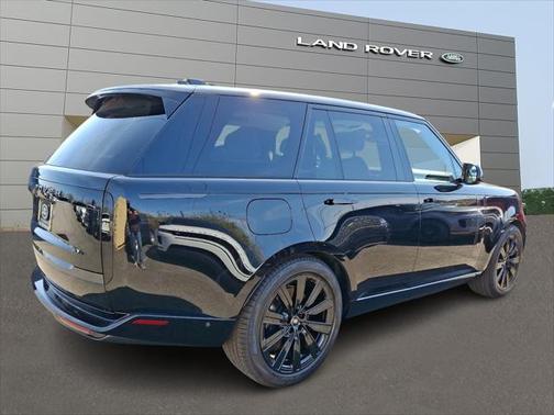2025 Land Rover Range Rover P530 SE