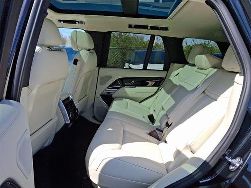 2025 Land Rover Range Rover P530 SE