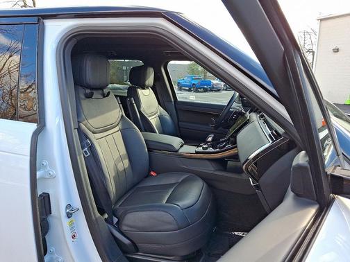 2023 Land Rover Range Rover Sport SE