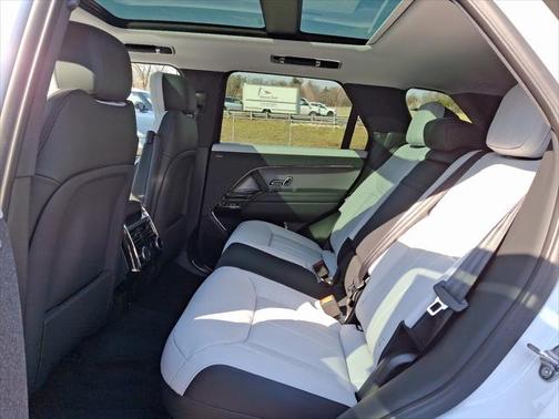 2025 Land Rover Range Rover Sport SE