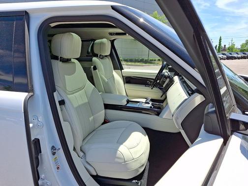 Ostuni Pearl Wht Prem Met 2026 Land Rover Range Rover P530 SE 7 Seat