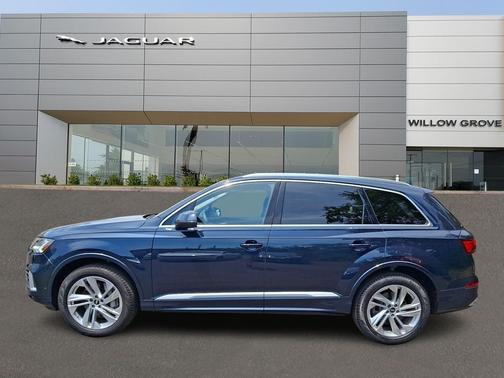 Waitomo Blue Metallic 2023 Audi Q7 55 Premium Plus