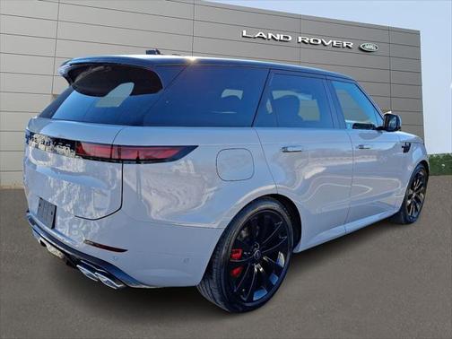 2025 Land Rover Range Rover Sport SE