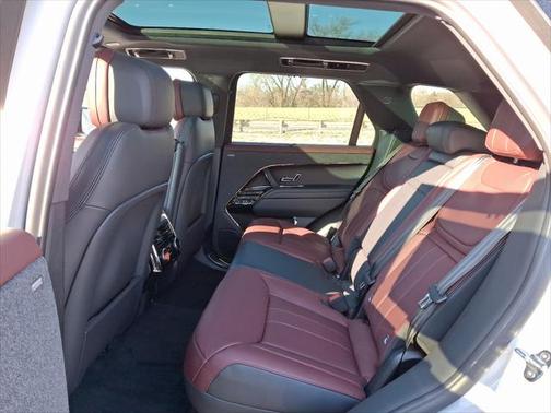 2025 Land Rover Range Rover Sport SE